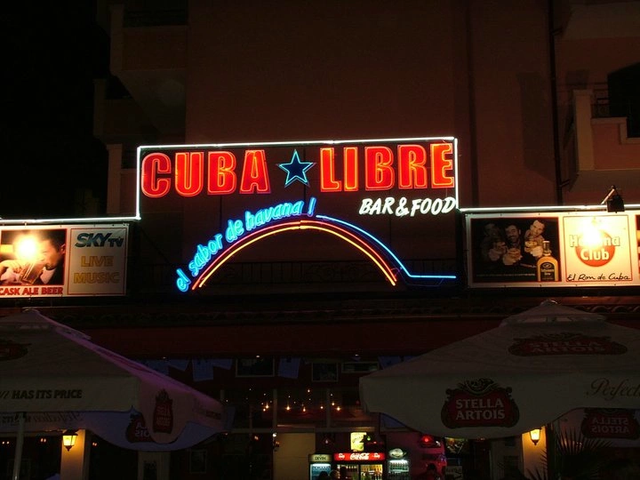 Неонова реклама “Cuba Libre”